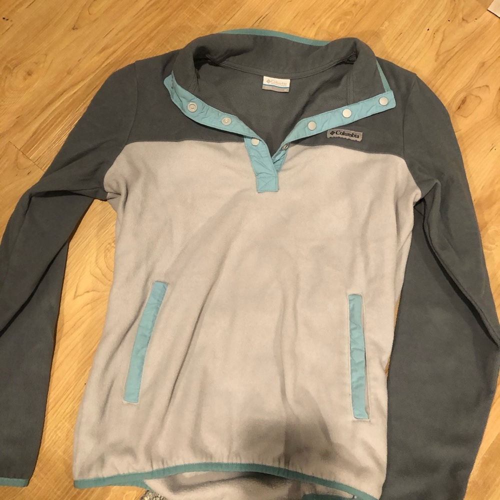 Barely Used Columbia pullover